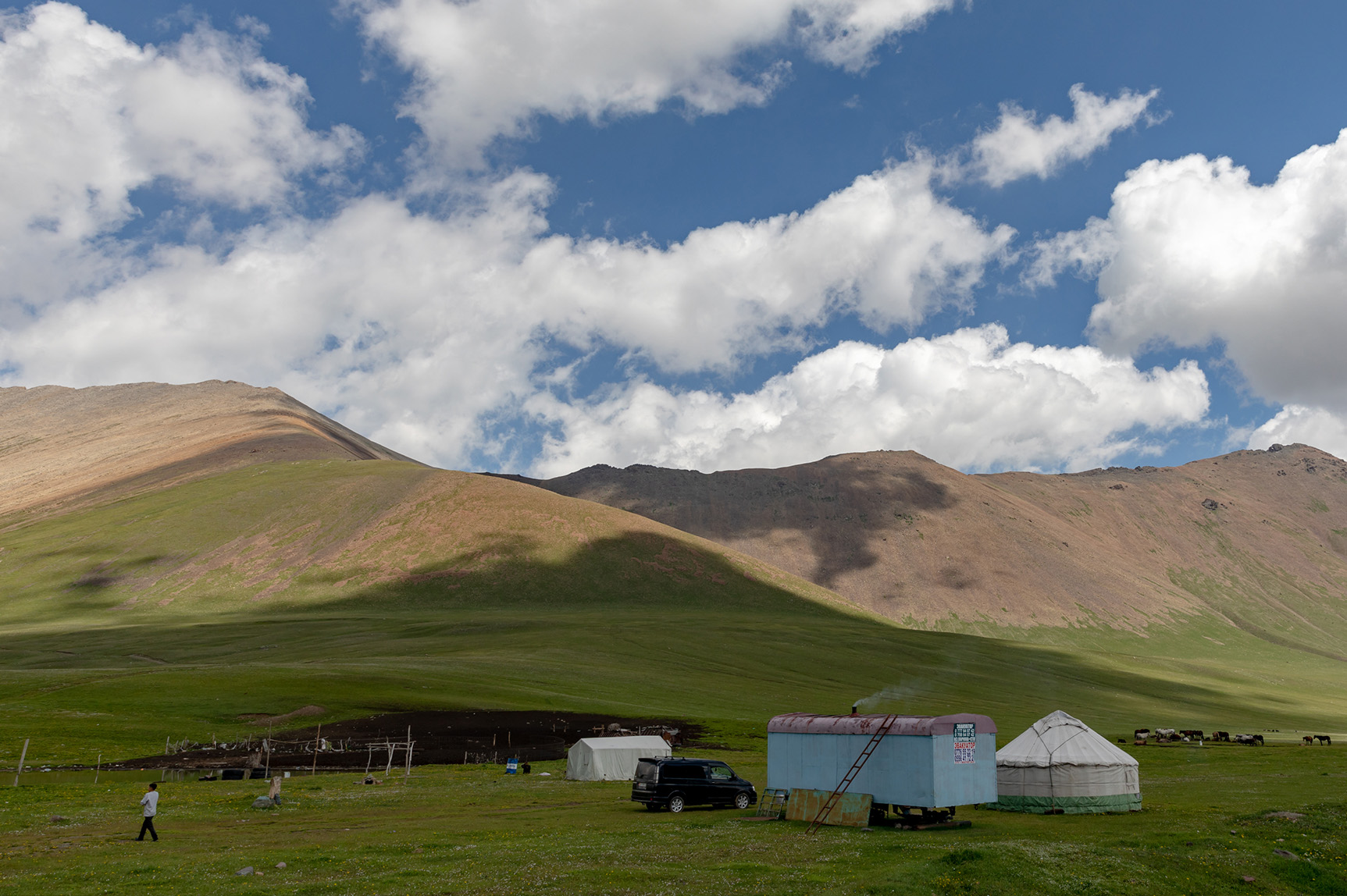 Ala-Bel Pass in Kyrgyzstan. It runs along the road connecting Bishkek and Osh in the Talas Ala Too Mountain Range. (Photo: Ninara/CC)