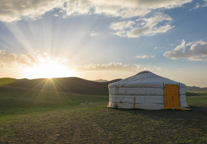 Mongolian yurt, ger, in Southern Gobi region at sunset (Photo: Martin Vorel/LibreShot)