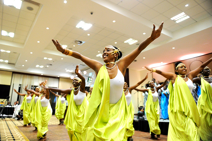 National ballet dancers perform at the Rwanda Uganda Business Forum Dinner - Kigali, 11 October 2013 (Paul Kagame/Flickr)