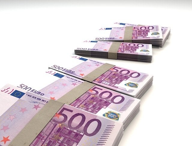 euro bills (photo credit: pixabay.com)