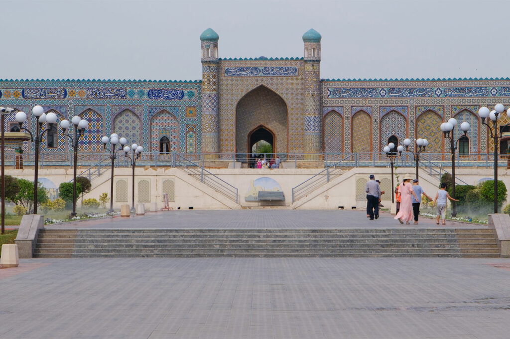 Building in Republic of Uzbekistan, via upsplash, registration of foreign grants.