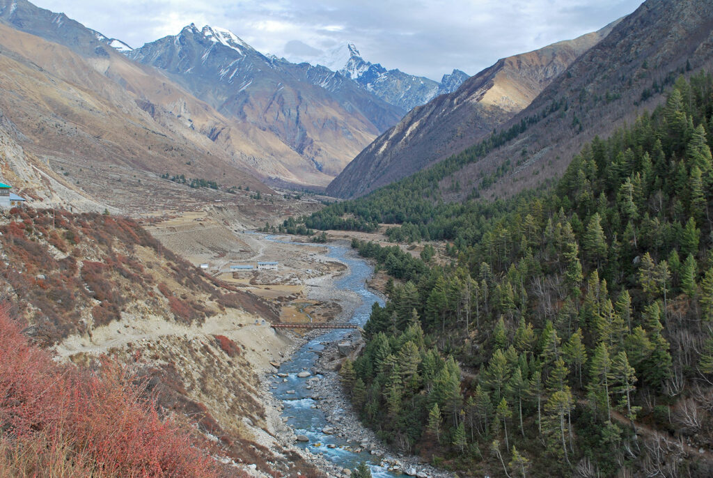 Baspa River, tribal Kinnaur hydroelectric project; photo credit Sanyam Bahga via Creative Commons taken from https://www.flickr.com/photos/21930651@N06/9527158279