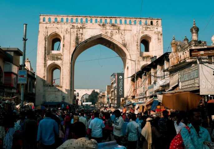 Crowded street in old Nizam City (Photo: Tejj/ Unsplash)