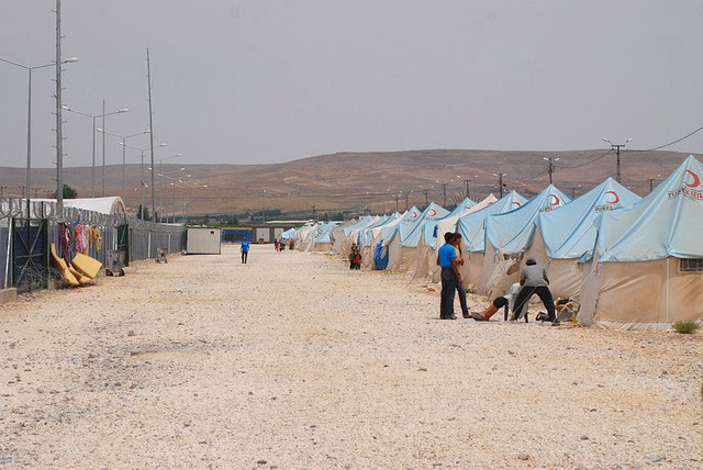 red crescent refugee camp (credit: pixabay.com)